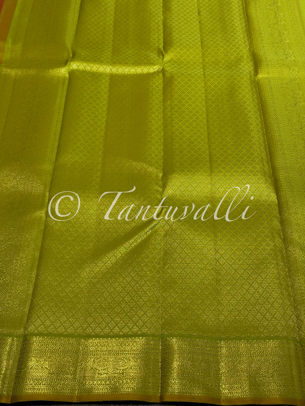 Alternate Vertical Veldhari Red Pink Bands and Grape Green Small Border Korvai