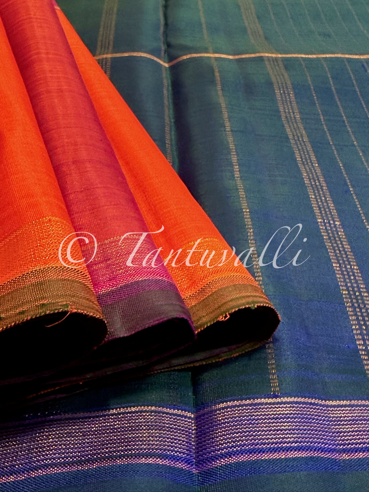 Large Paalum Pazhamum Checks Borderless with Mayil Kazhuthu Pallu