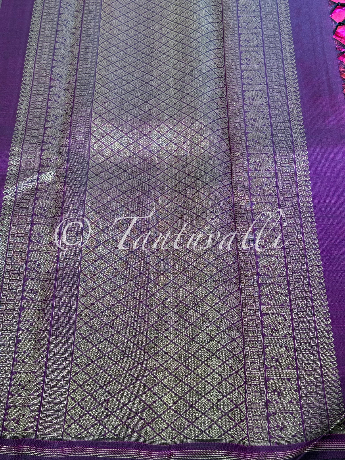 Dual Tone Pink Orange Butta Borderless Pure Zari with Double Pallu in Mint Green and Vaadaamalli
