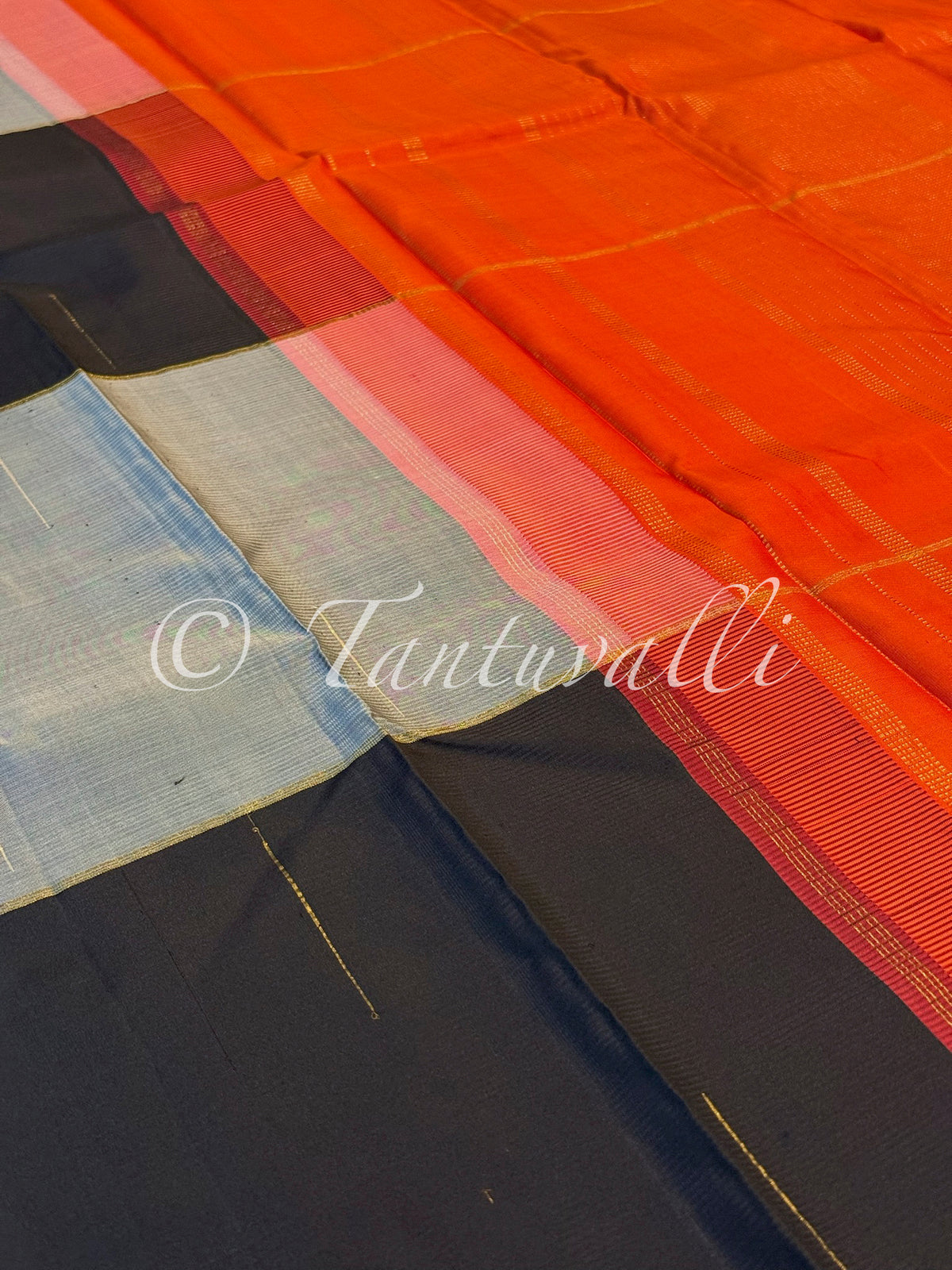 Black and White Paalum Pazhamum Large Checks