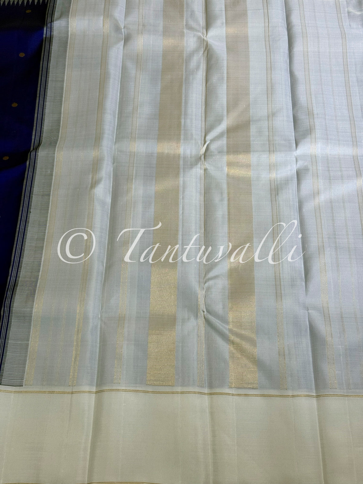 Deep Blue Pattani Butta with Ivory Bodi Korvai