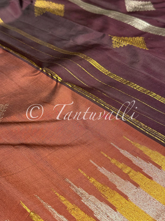 Chocolate Brown 8 Kol with Temple Peaks and Kolam Buttas