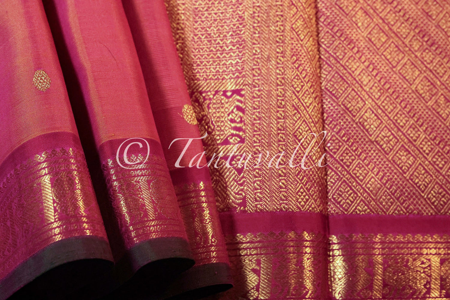 Tanvi - Small border Kanchivaram