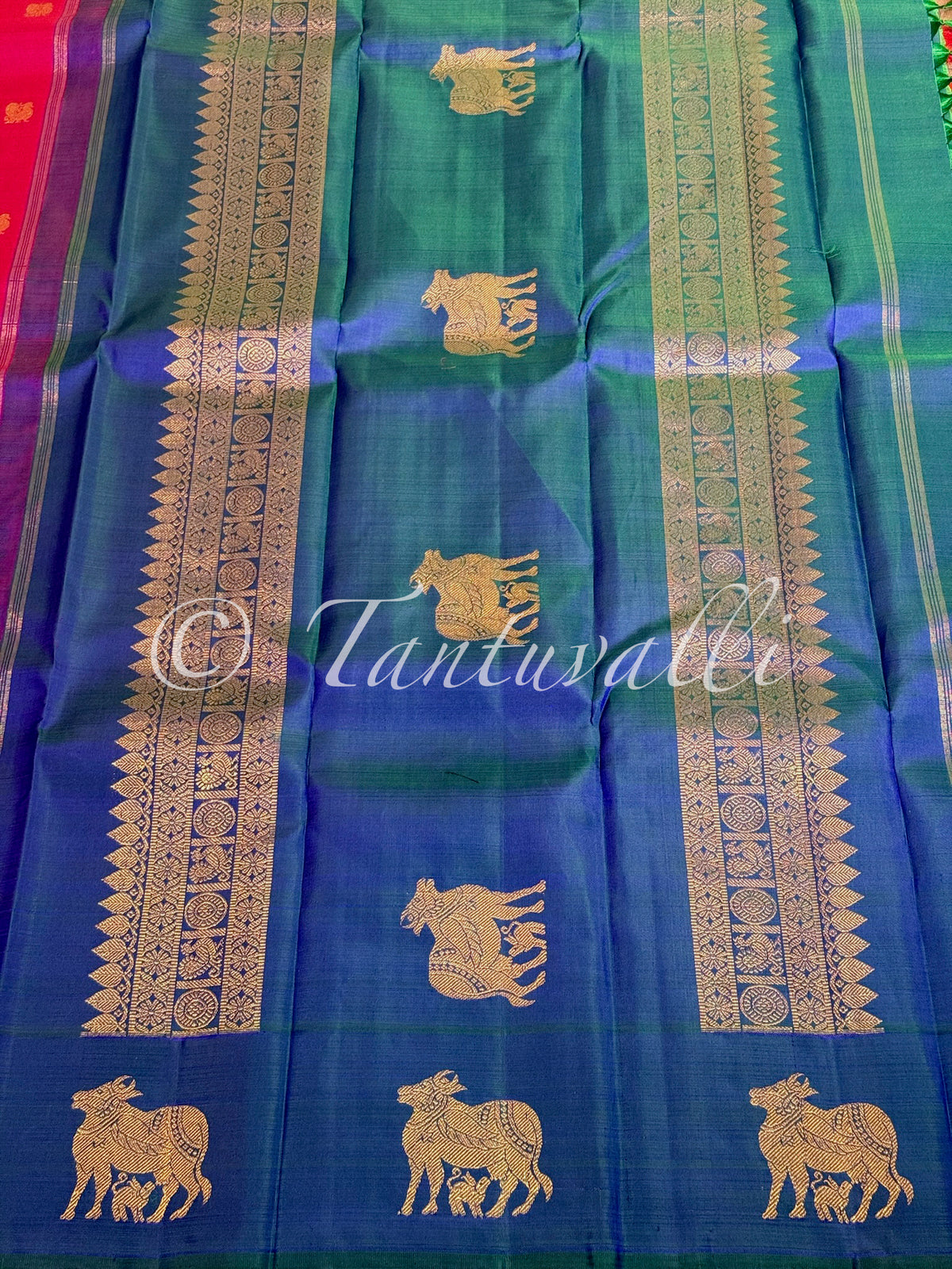 Dual Tone Reddish Pink Pure Zari Borderless with Mayil Kazhuthu Pallu