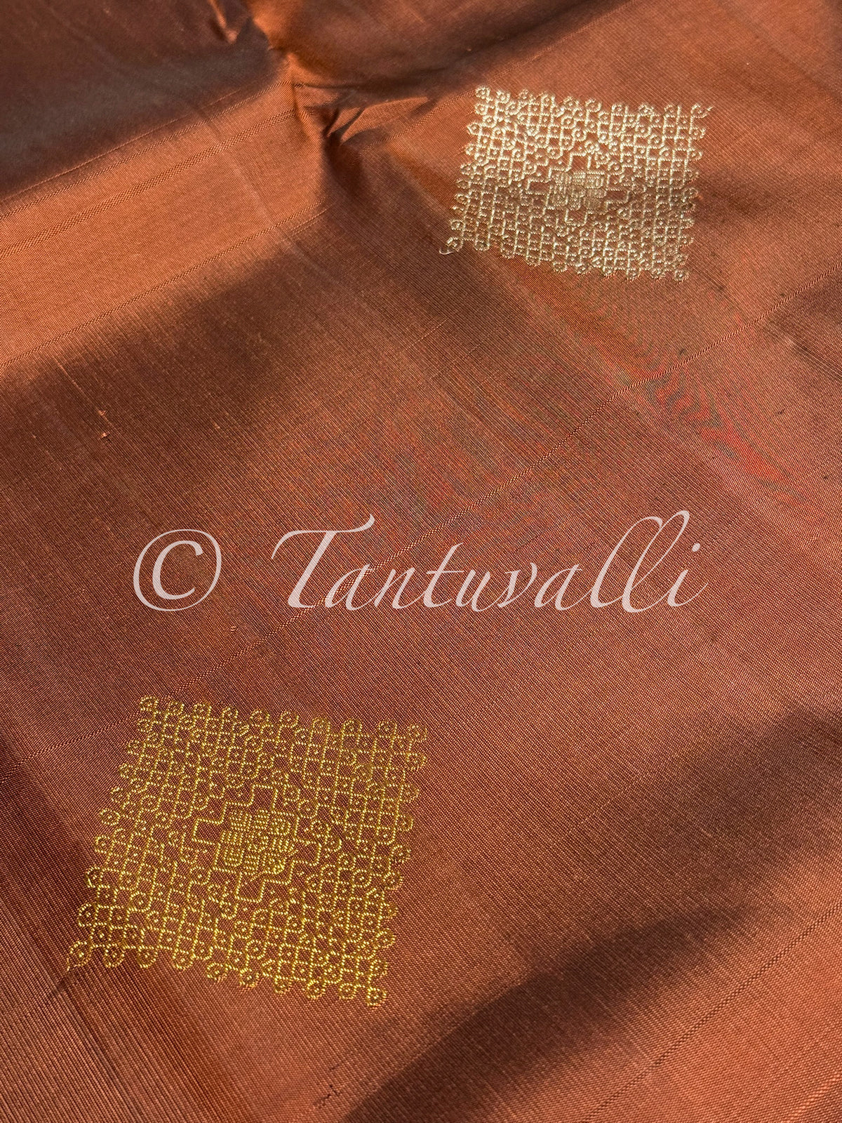 Chocolate Brown 8 Kol with Temple Peaks and Kolam Buttas