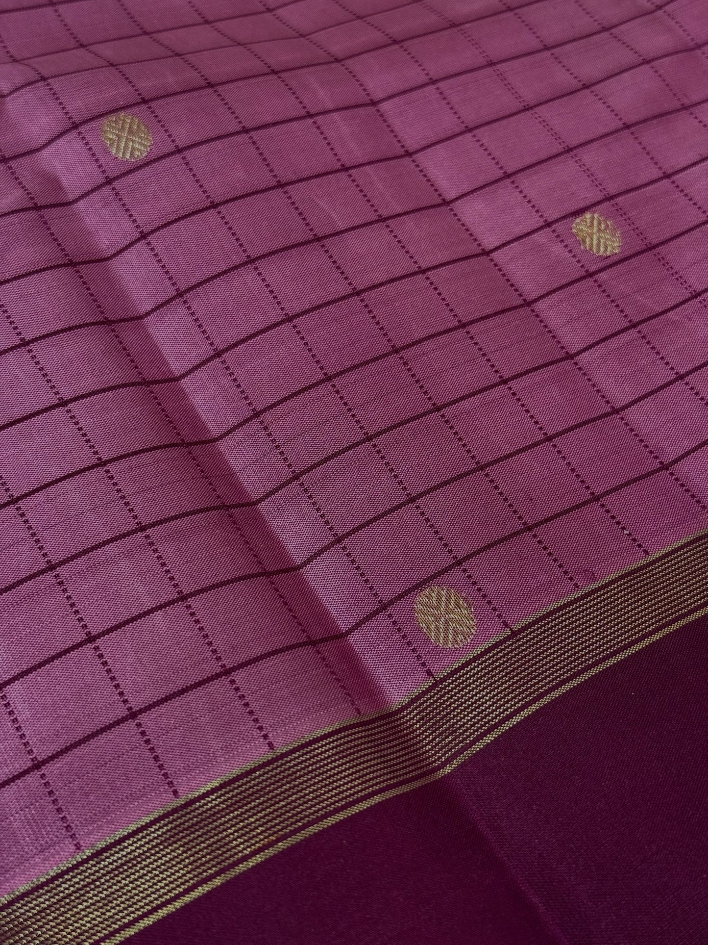 Onion pink with Magenta Korvai