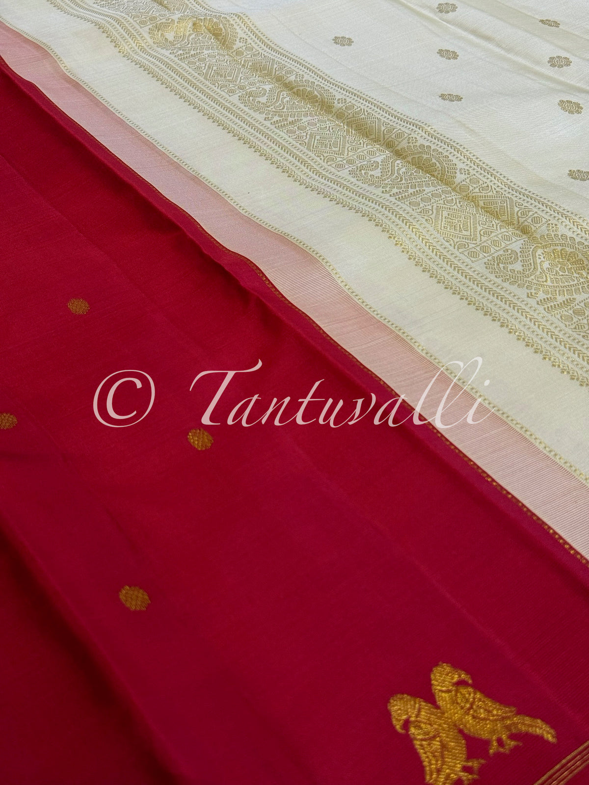 Arakku Rettai Kili Borderless with Ivory Pallu