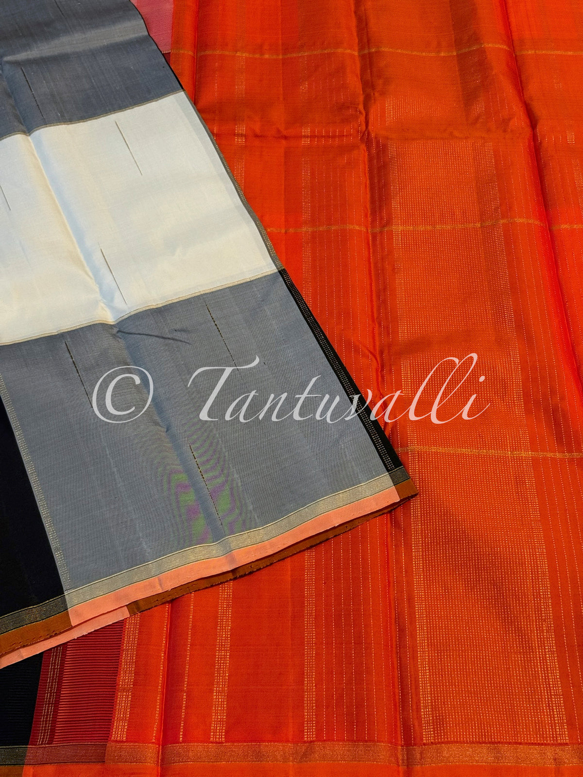 Black and White Paalum Pazhamum Large Checks