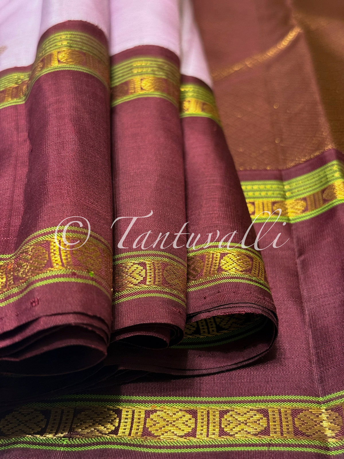Mauve with Wine Rettaipet Border