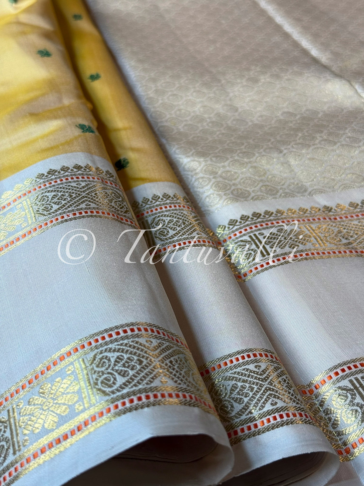 Butter Yellow with Off White Rettaipet Border