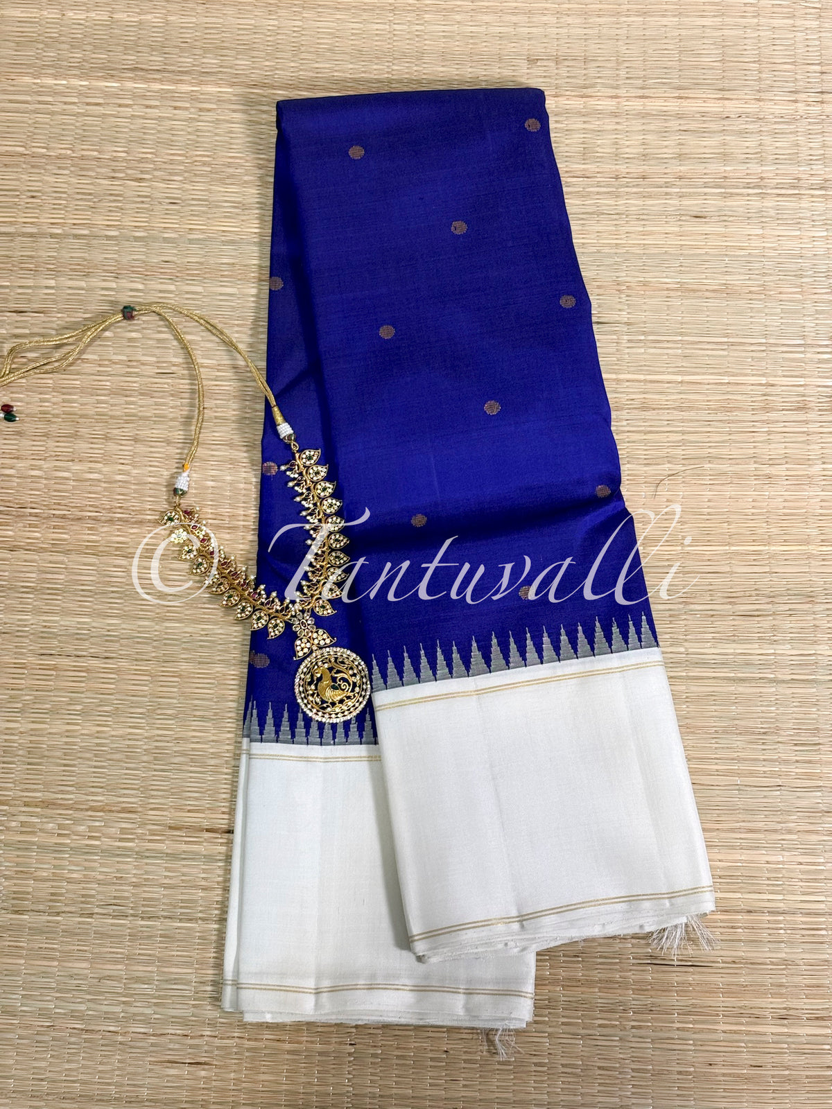Deep Blue Pattani Butta with Ivory Bodi Korvai