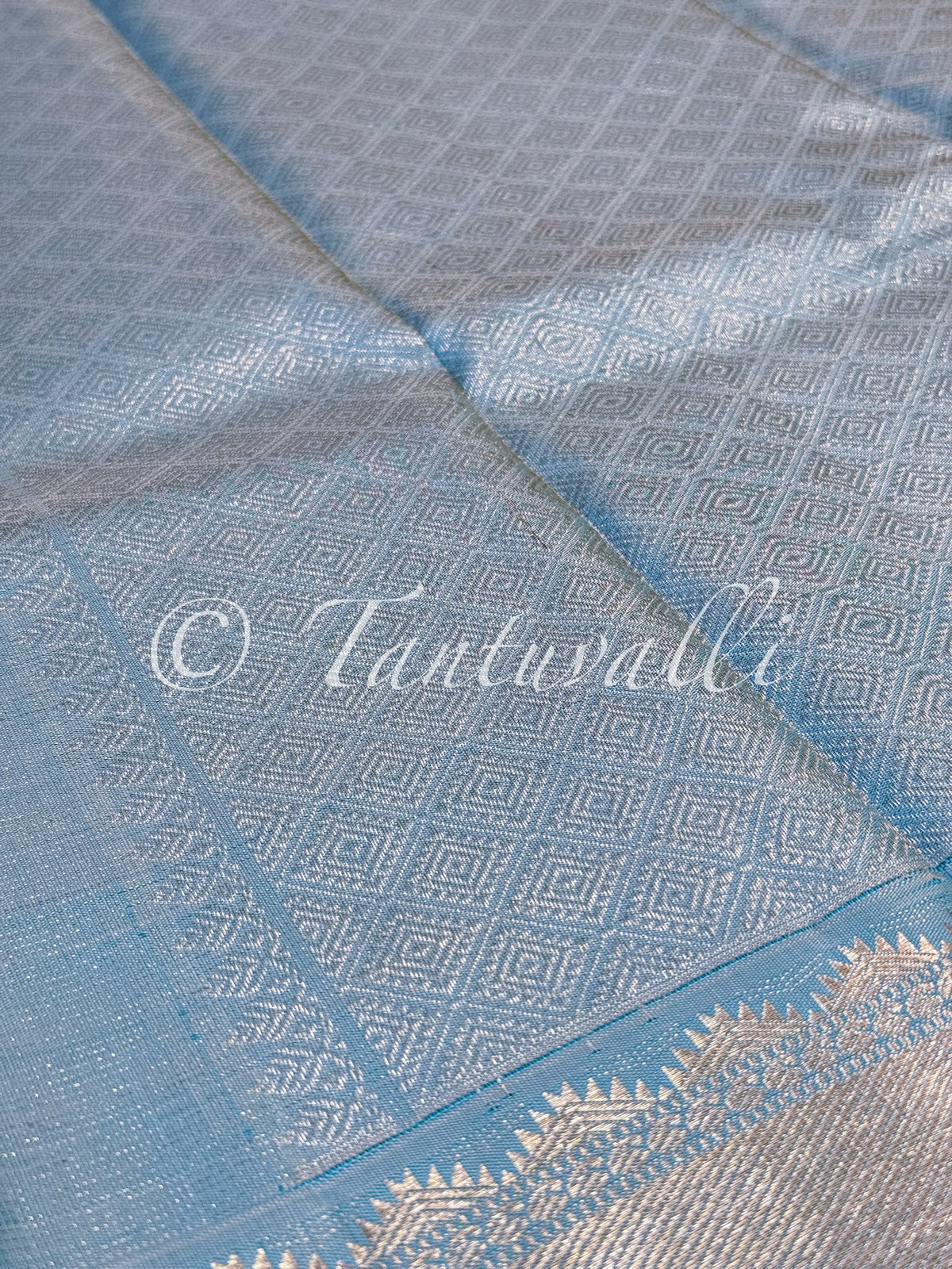 Baby blue Vaira Oosi Self Border