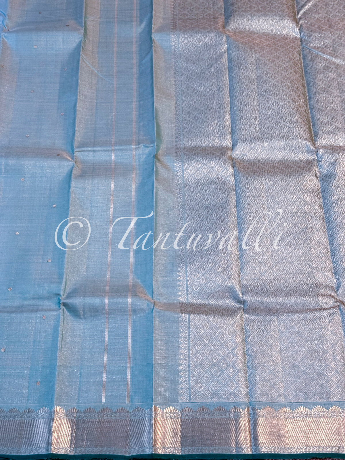 Baby blue Vaira Oosi Self Border