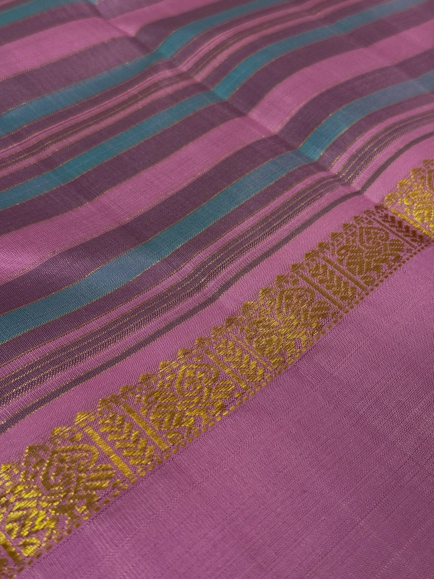 Lavender Rettaipet Border