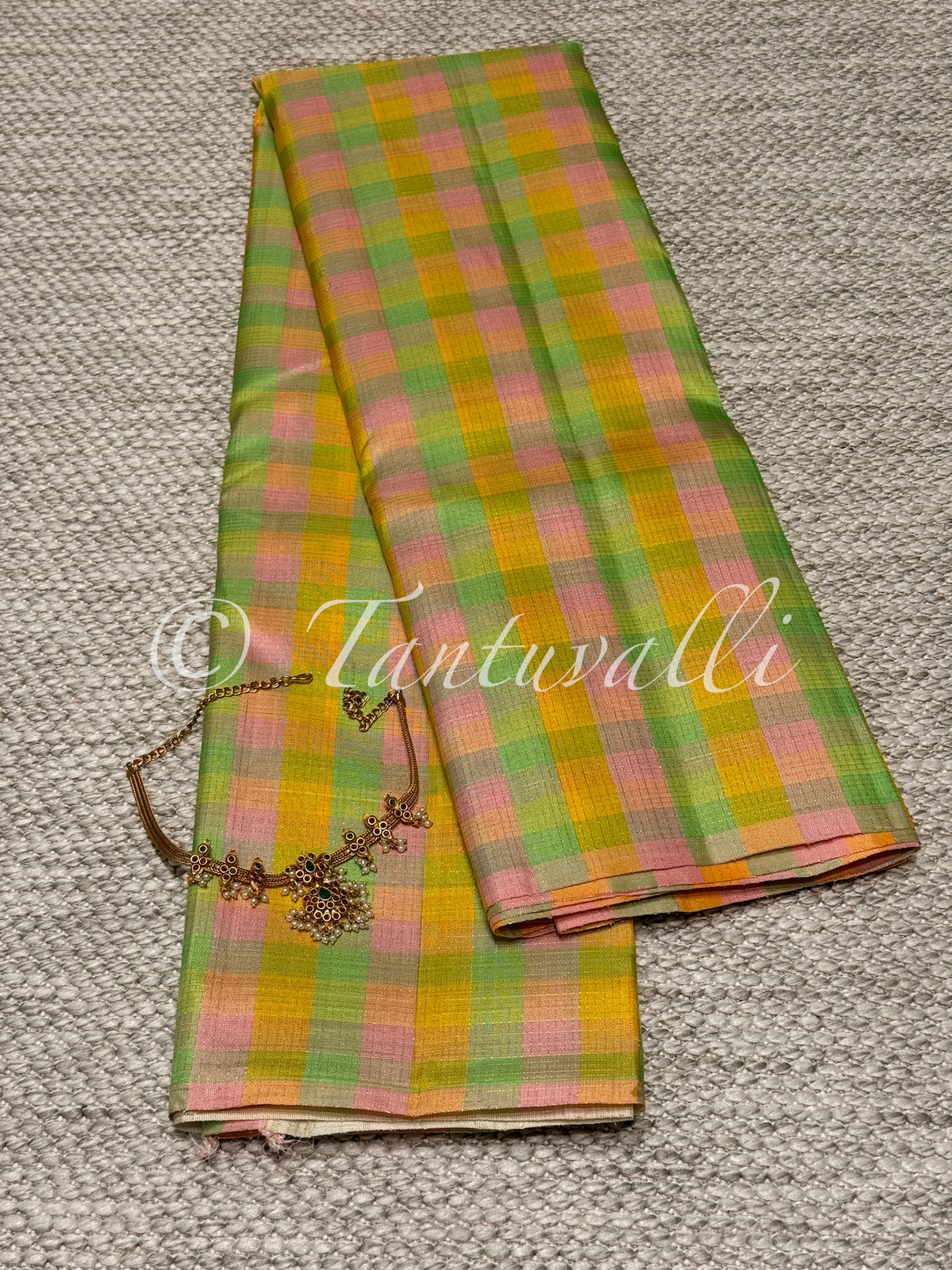 Multi Color Vaira Oosi Checks Borderless