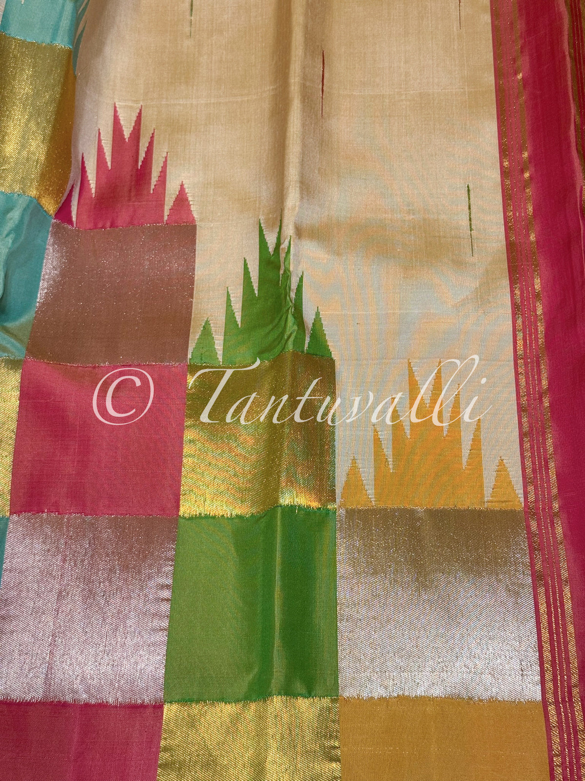 Cream 8 Kol Multi Color Checks Temple Korvai