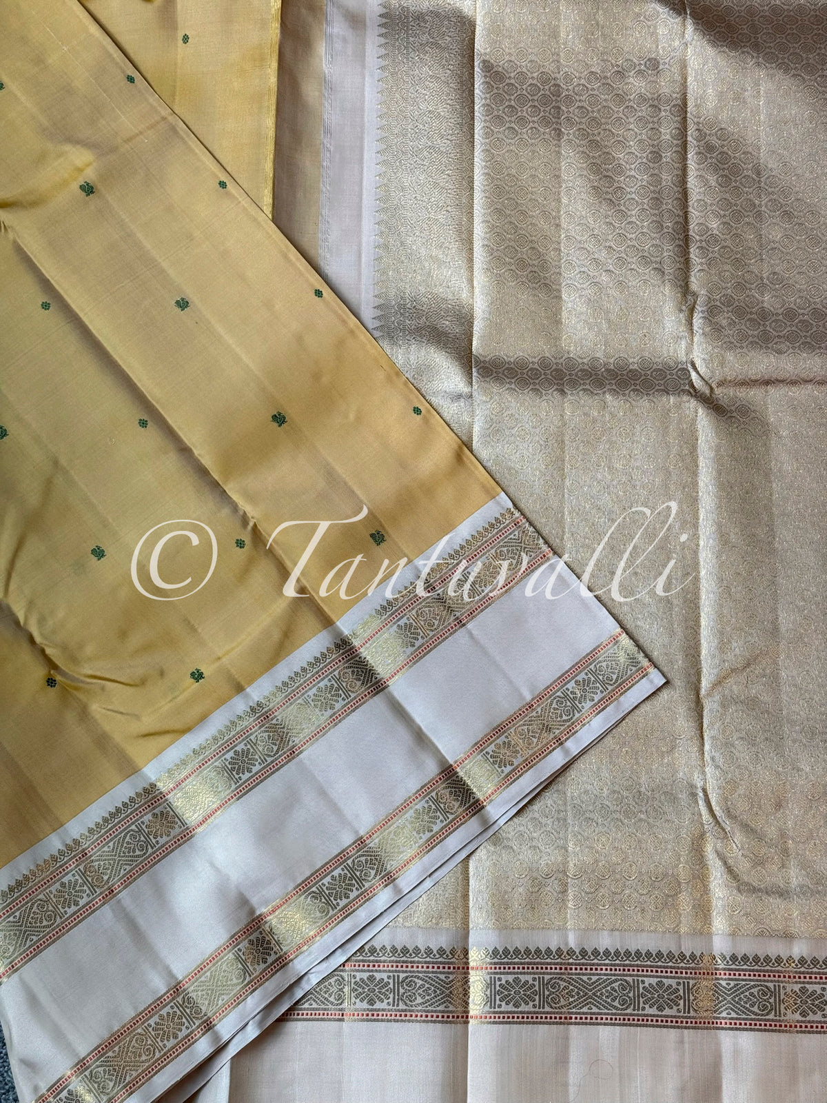 Butter Yellow with Off White Rettaipet Border