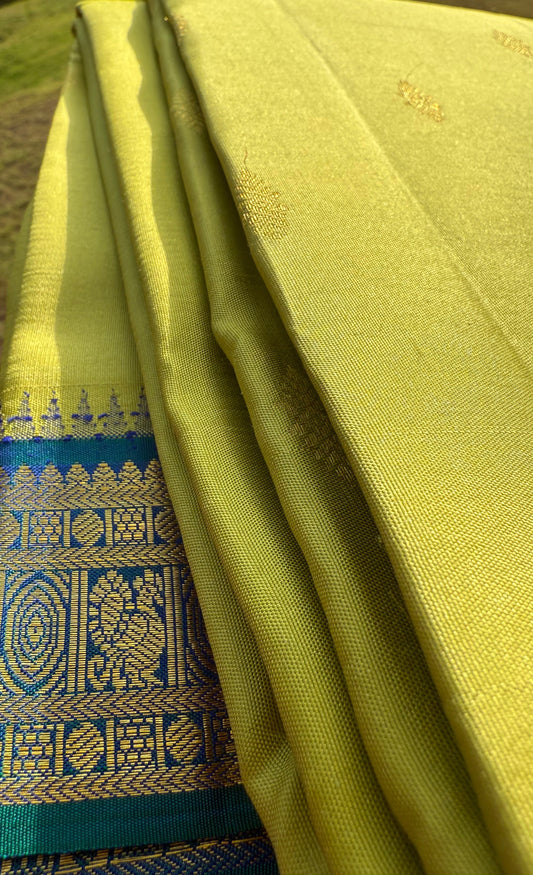 Elaichi green with Dual shade ramar blue Thazhampoo Korvai