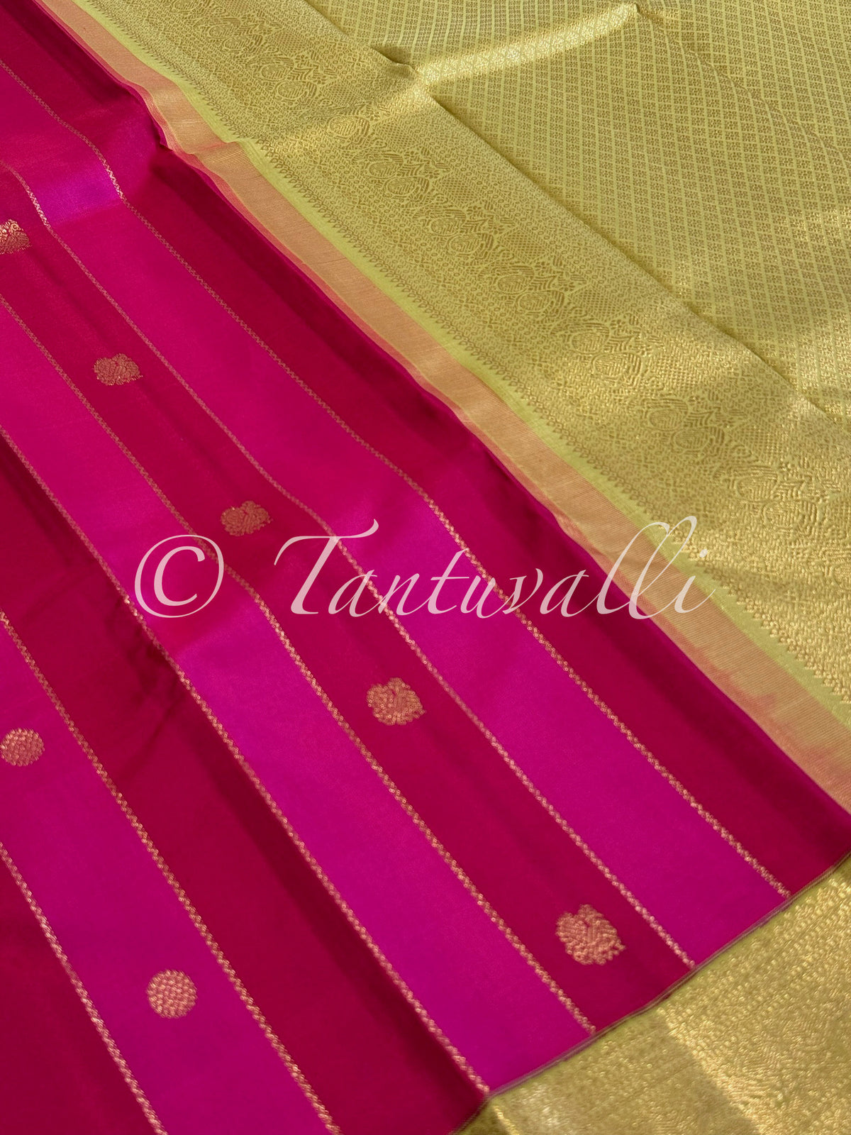 Alternate Vertical Veldhari Red Pink Bands and Grape Green Small Border Korvai