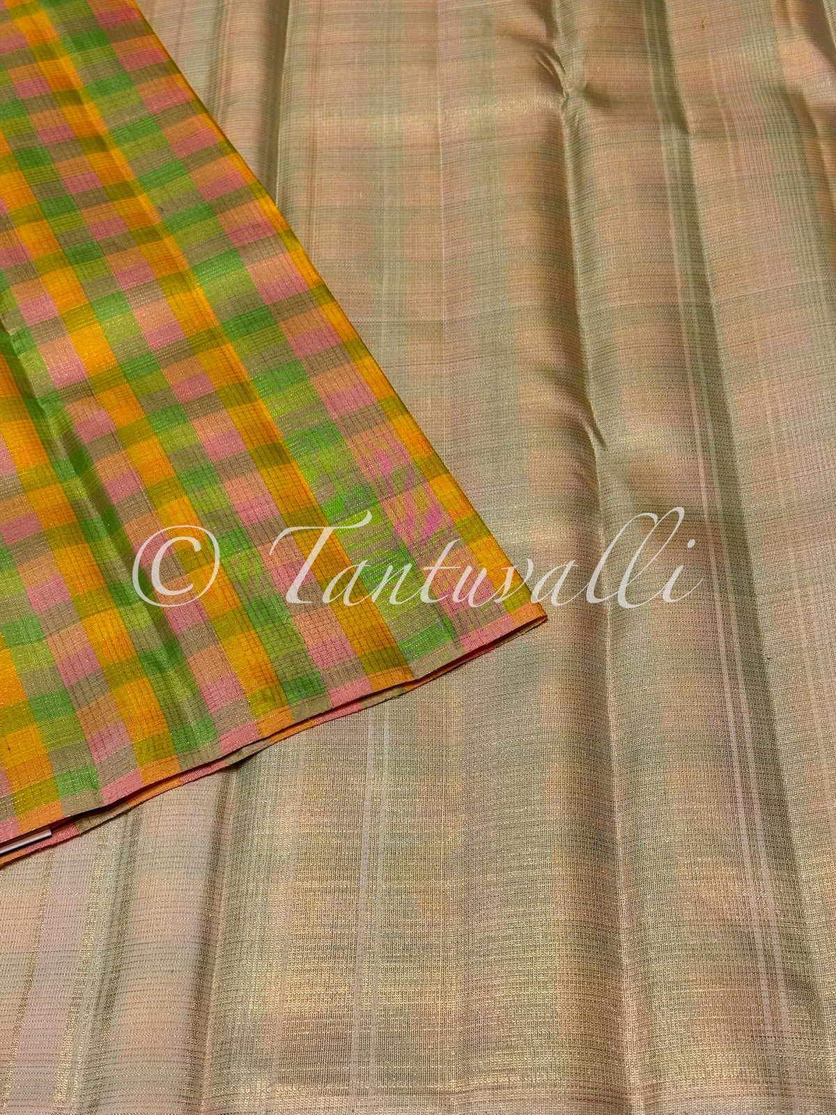 Multi Color Vaira Oosi Checks Borderless