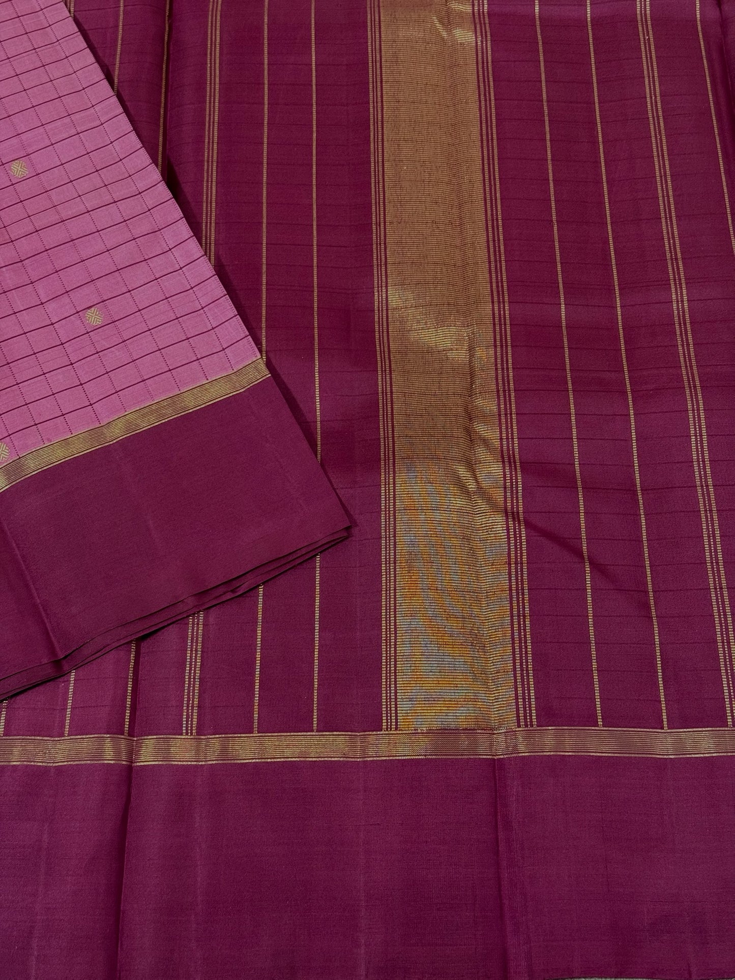 Onion pink with Magenta Korvai