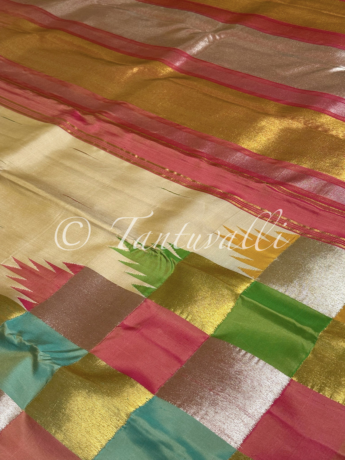 Cream 8 Kol Multi Color Checks Temple Korvai