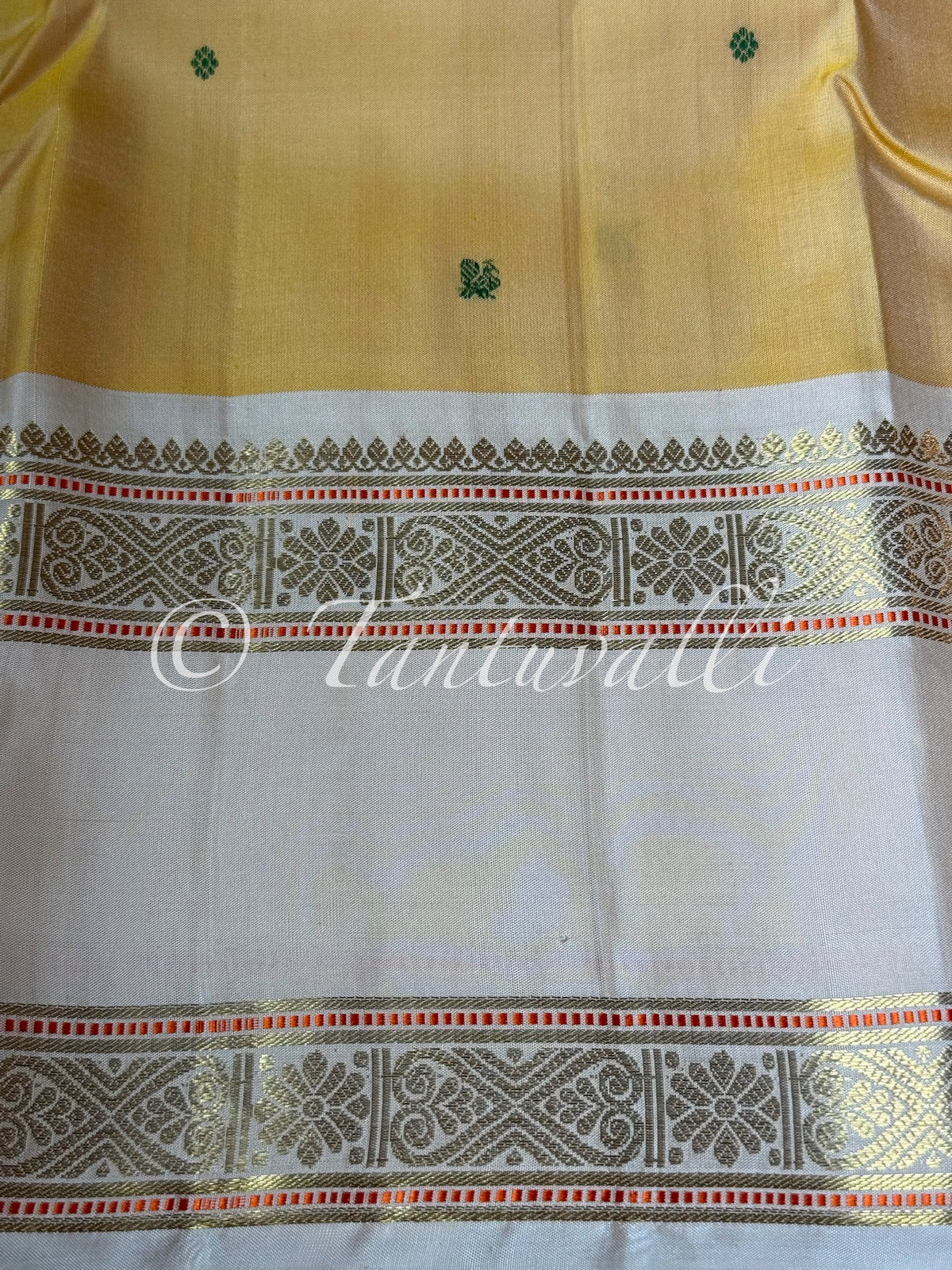 Butter Yellow with Off White Rettaipet Border