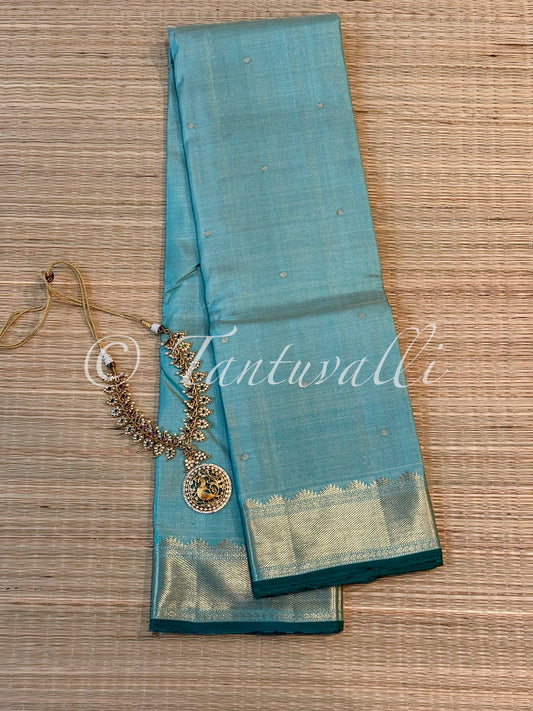 Baby blue Vaira Oosi Self Border