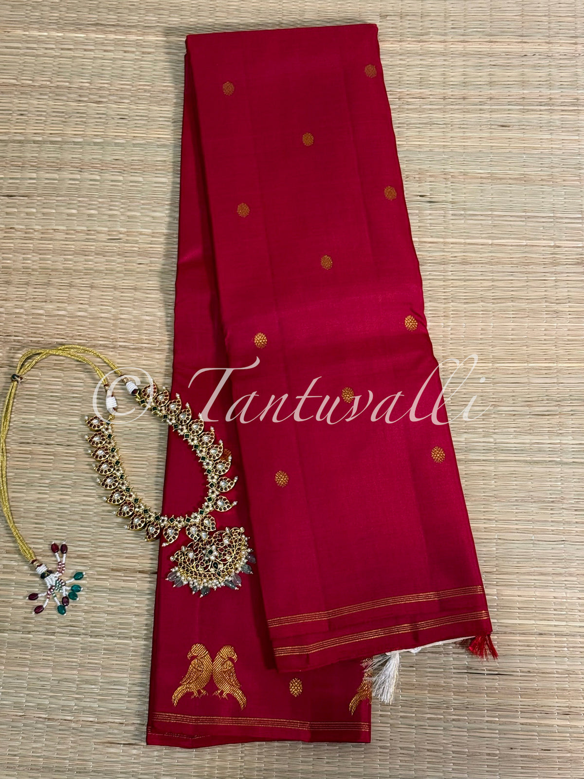 Arakku Rettai Kili Borderless with Ivory Pallu