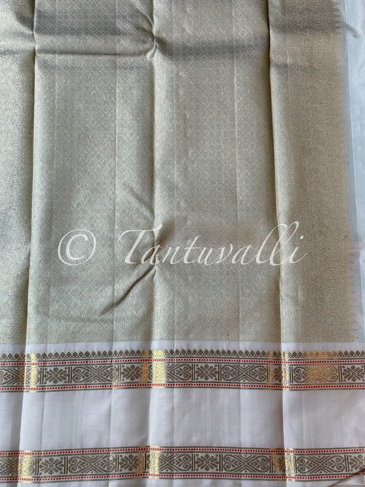 Ice Blue with Off White Rettaipet Border