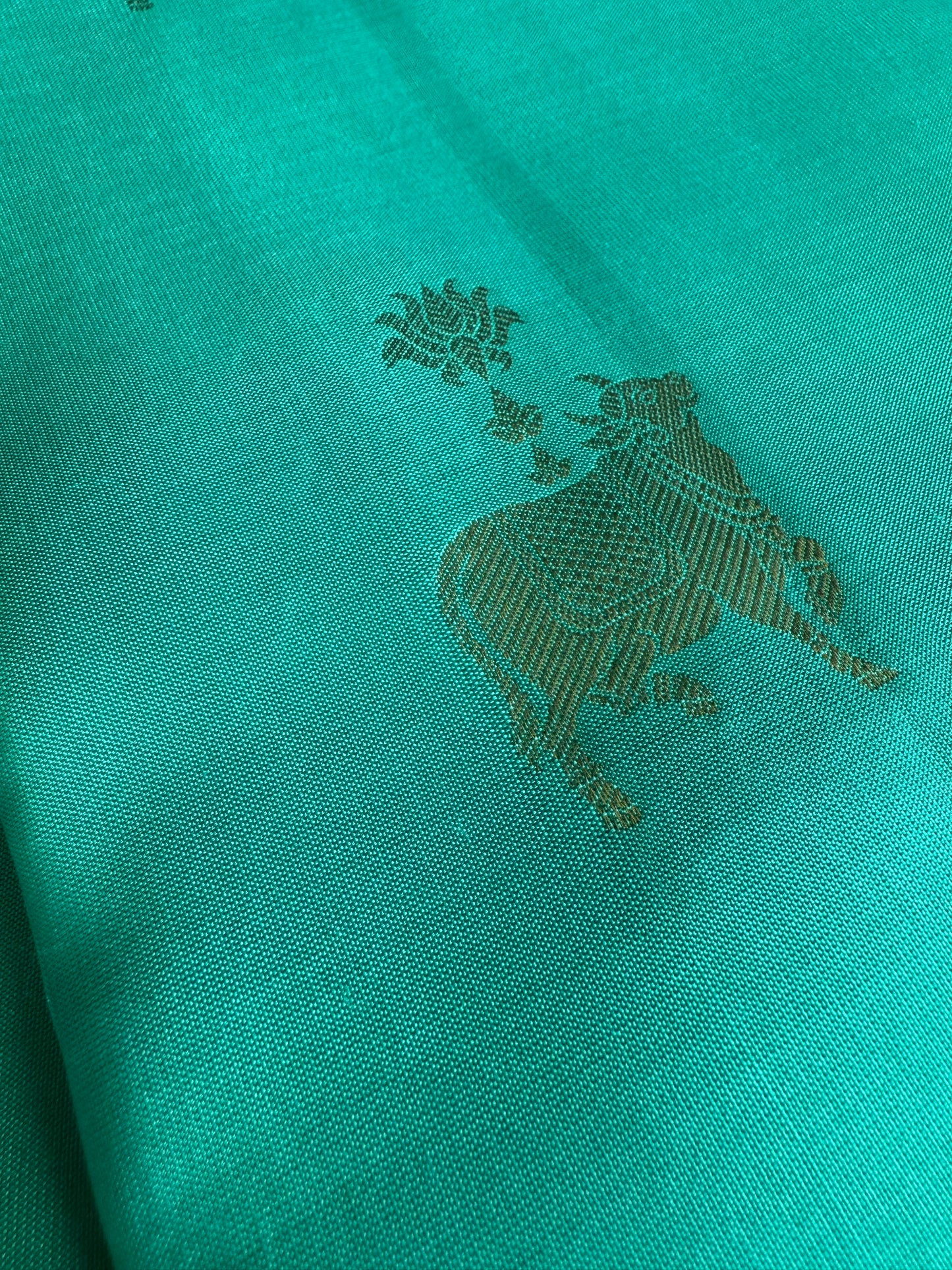 Turquoise blue/sea green with Taupe Korvai