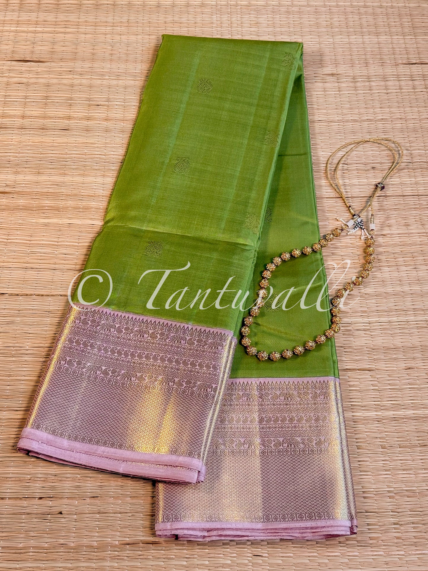 Alli Pachai with Powder Pink Korvai