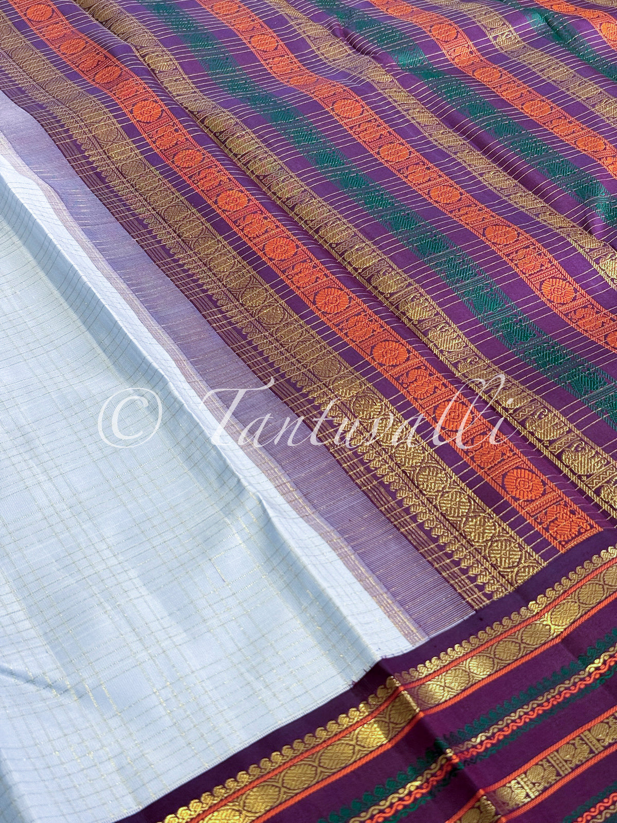 Ice Blue Oosi Kattam and Kanchana Varisaipet Border and Pallu