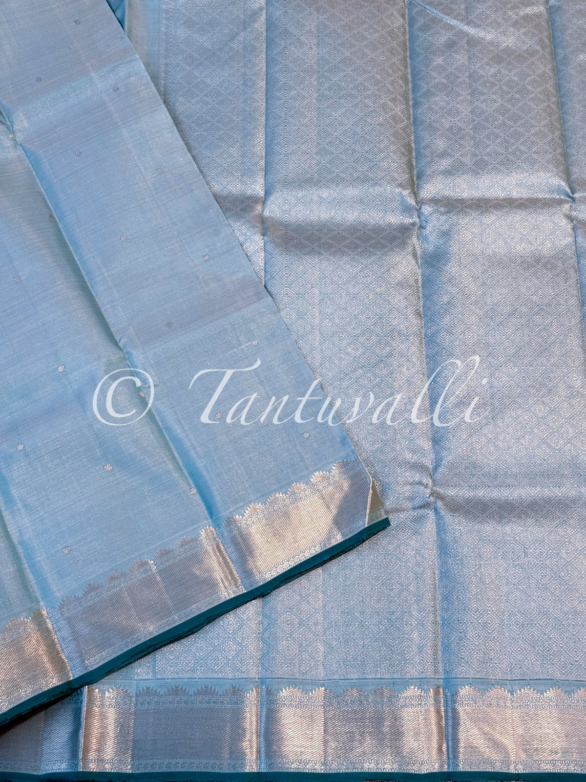 Baby blue Vaira Oosi Self Border
