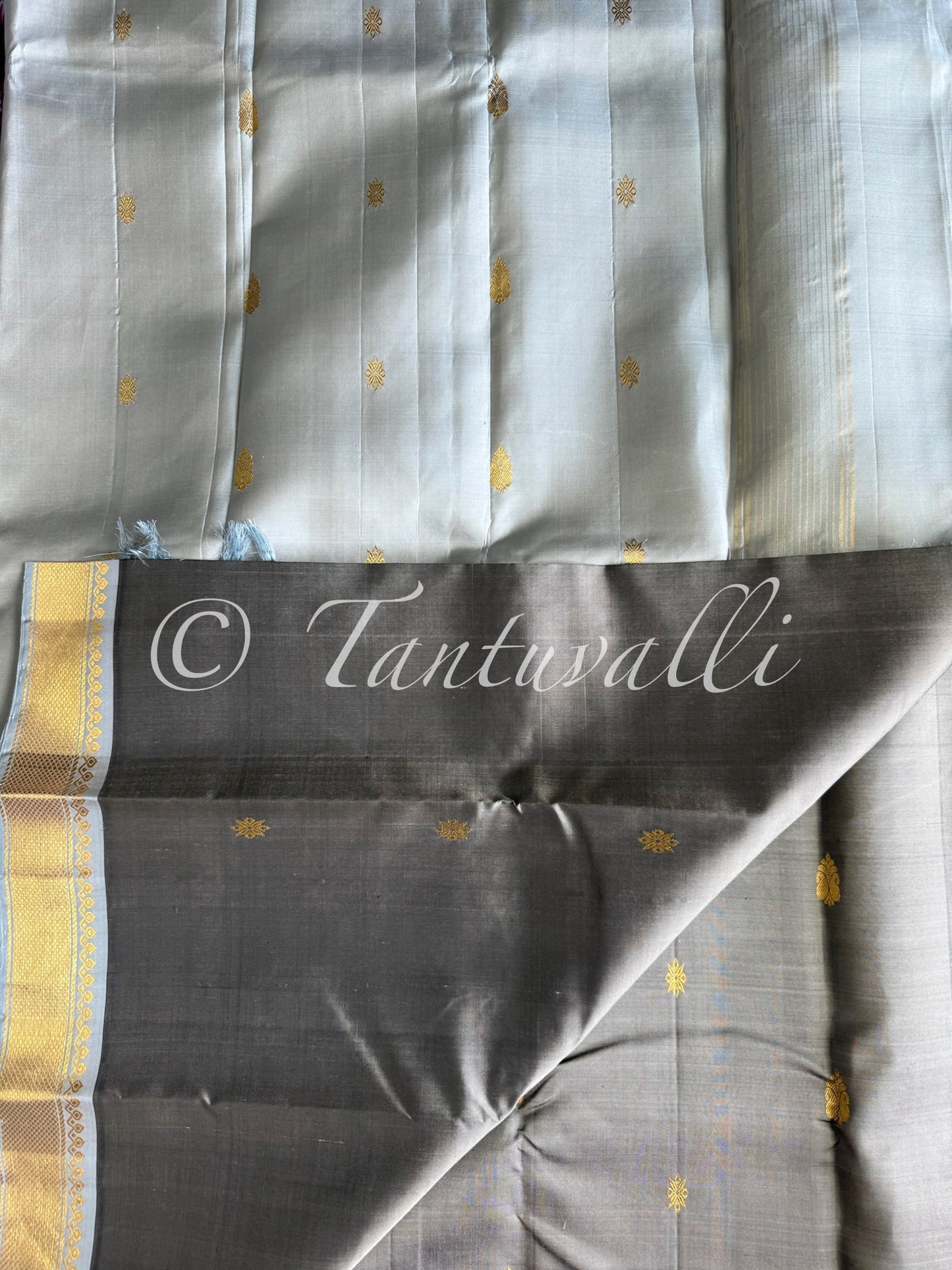 Elephant grey with Cement grey Korvai