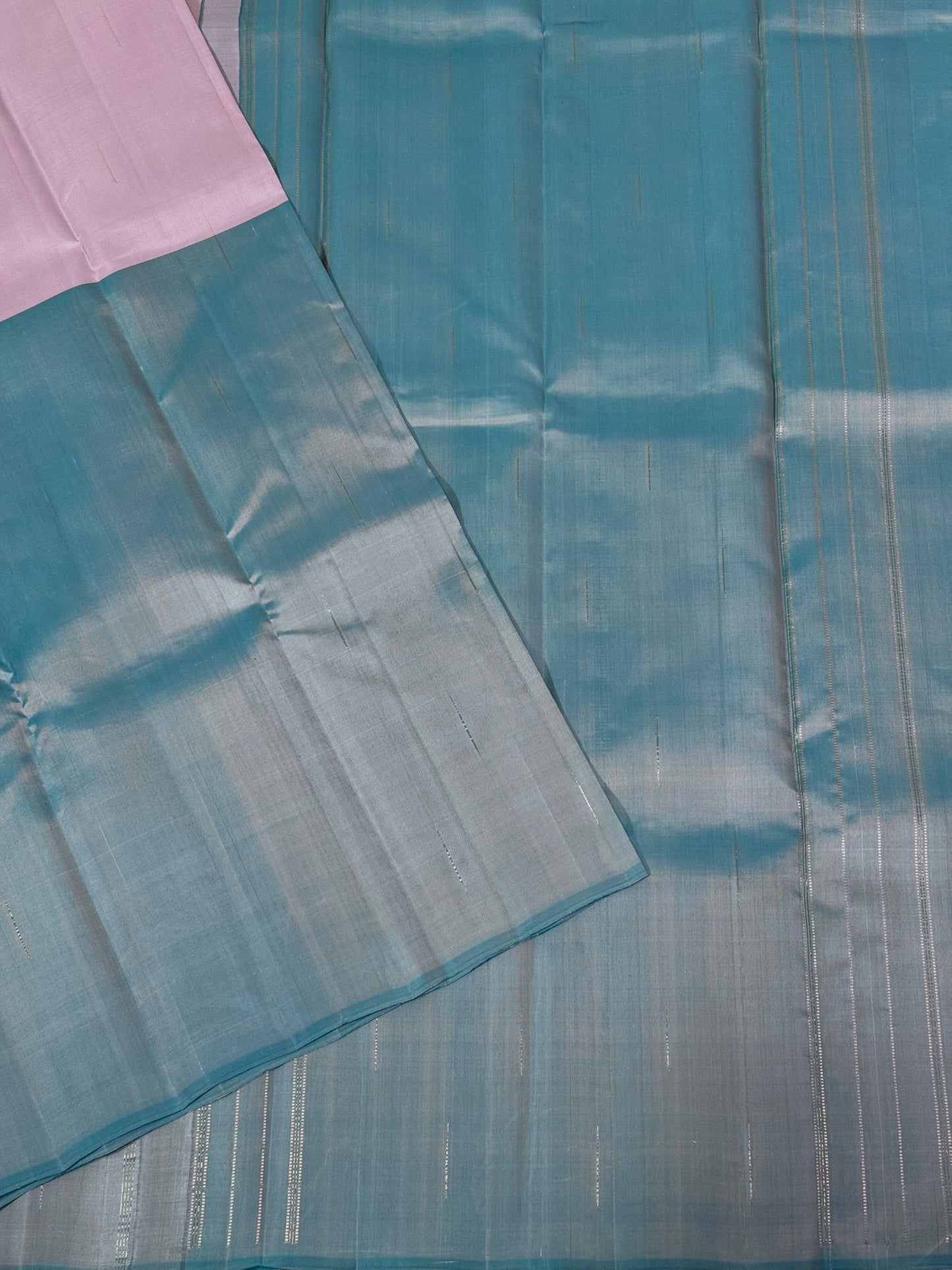 Grey with Teal/cyan Malli Moggu Border