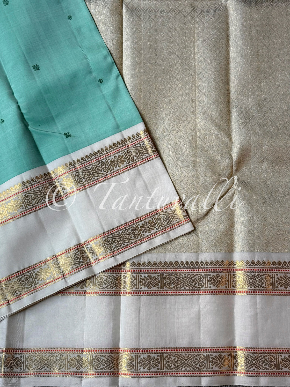 Ice Blue with Off White Rettaipet Border