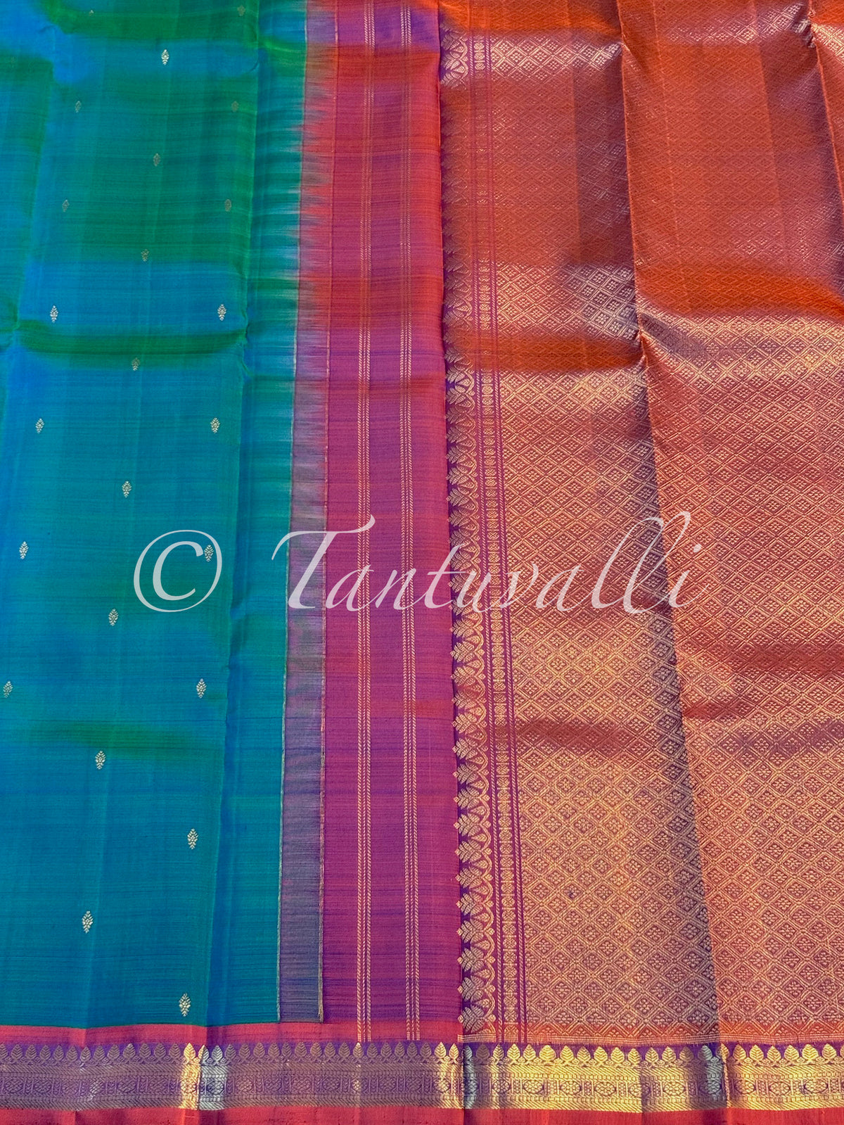 Dual Tone Mayil Kazhuthu with Red Orange Contrast Small Border