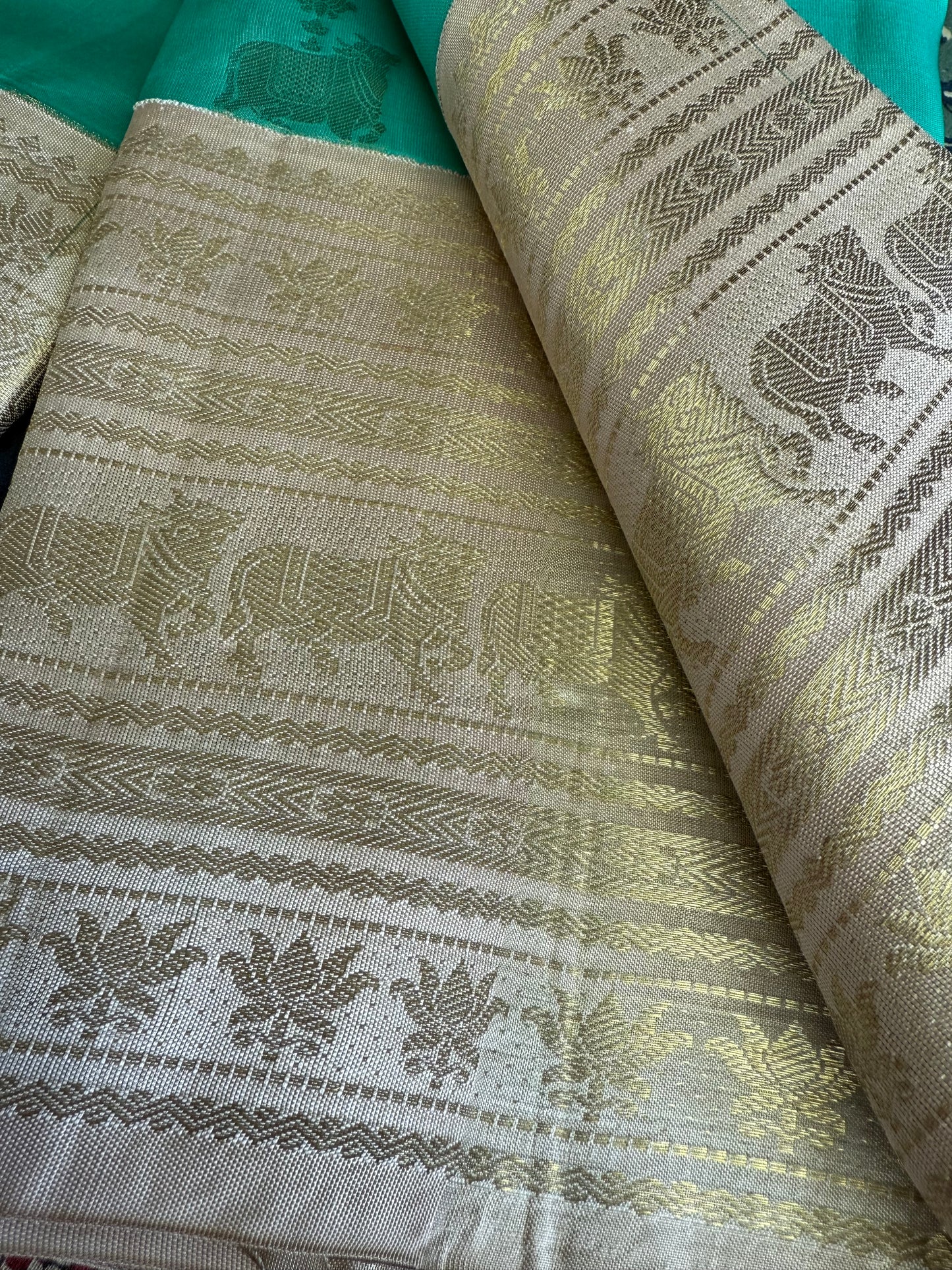 Turquoise blue/sea green with Taupe Korvai