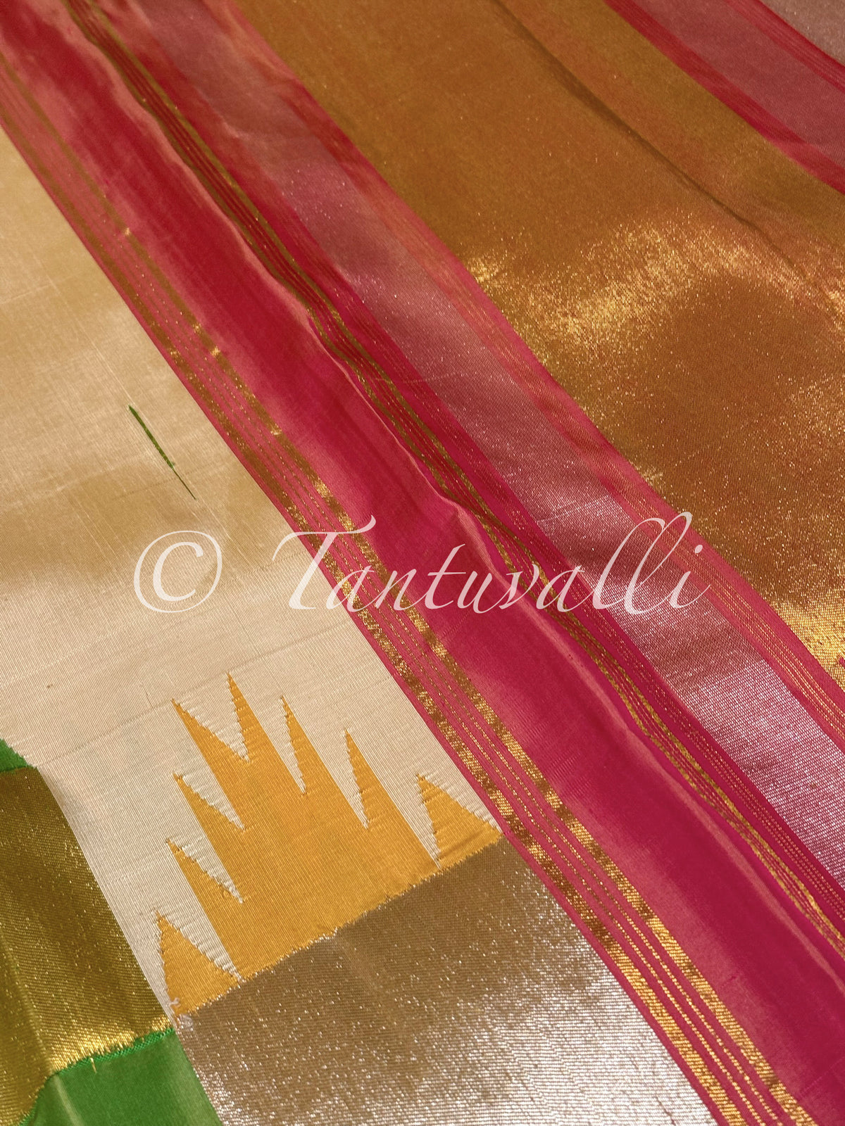 Cream 8 Kol Multi Color Checks Temple Korvai