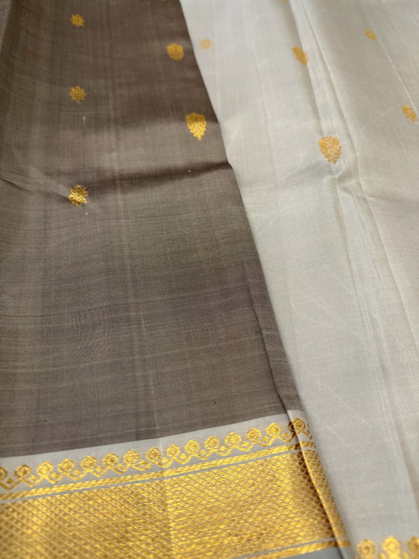 Elephant grey with Cement grey Korvai