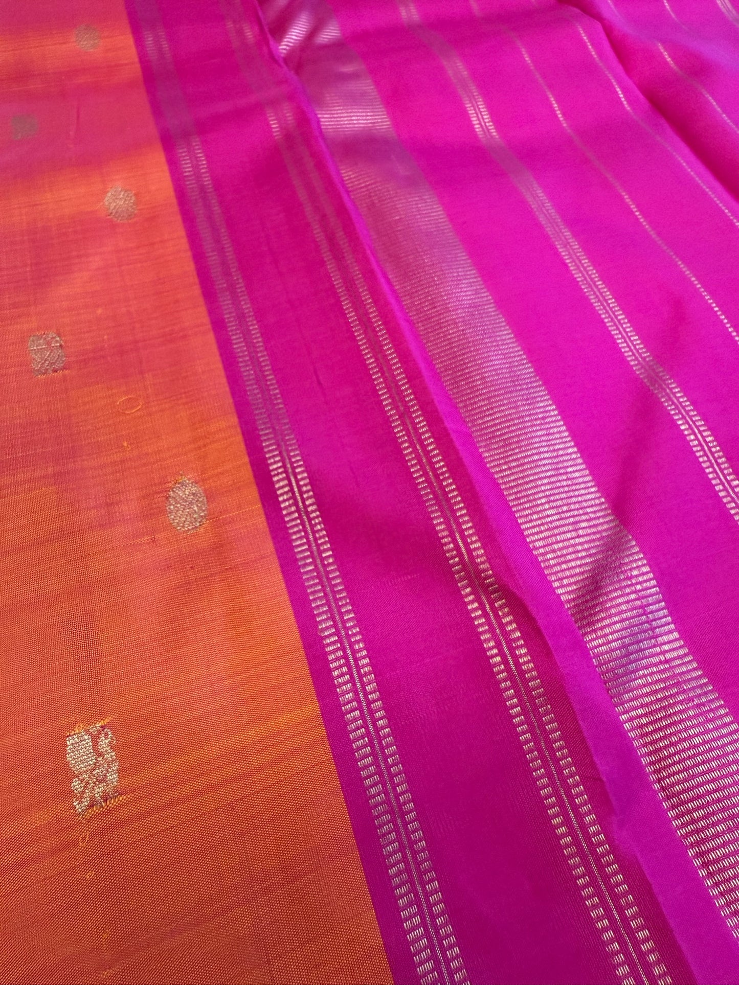 Vibrant Orange pink - Borderless