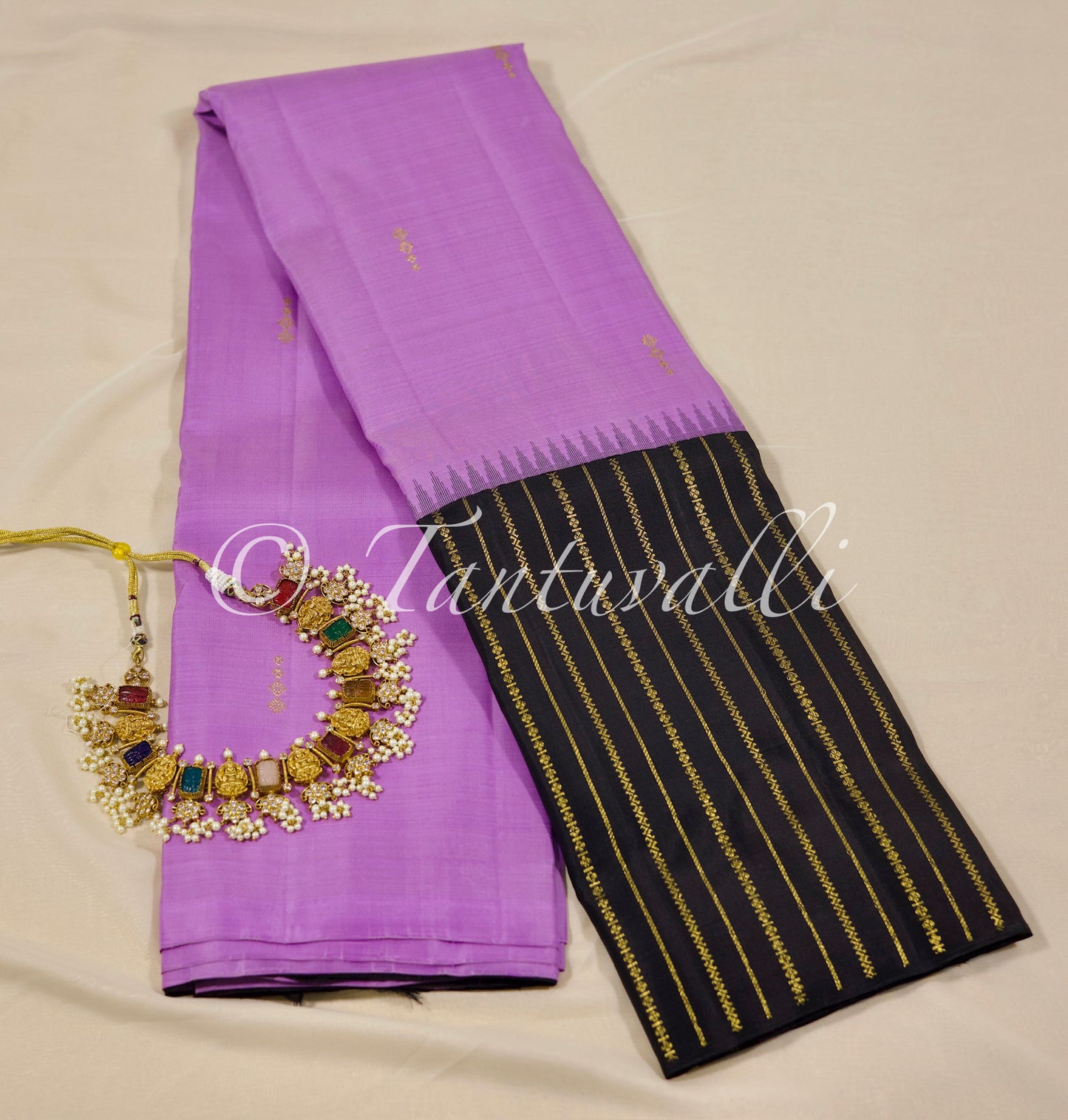 Lavender with Black Thazhampoo Korvai