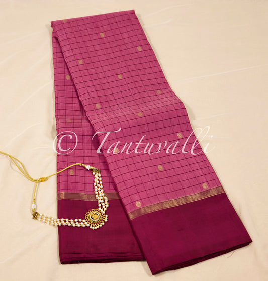 Onion pink with Magenta Korvai