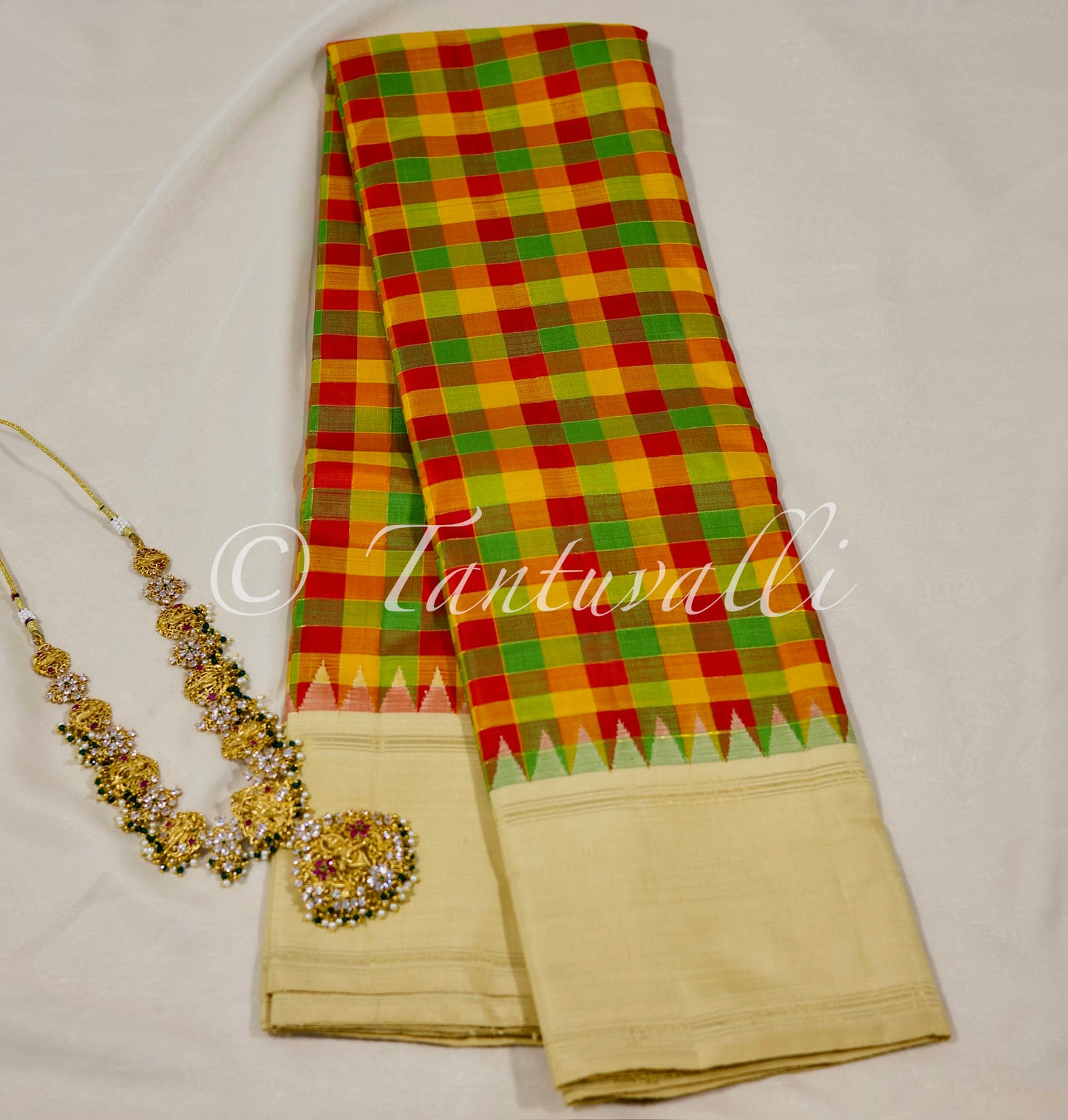 Vibrant Red with Beige Plain Bodi Korvai Border