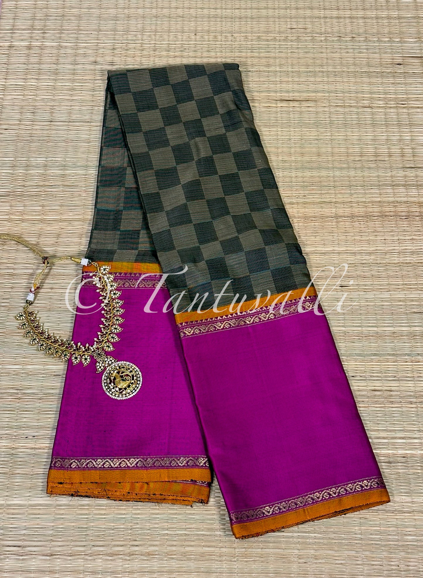 Black and Grey Paai Madi with Vaadaamalli Korvai