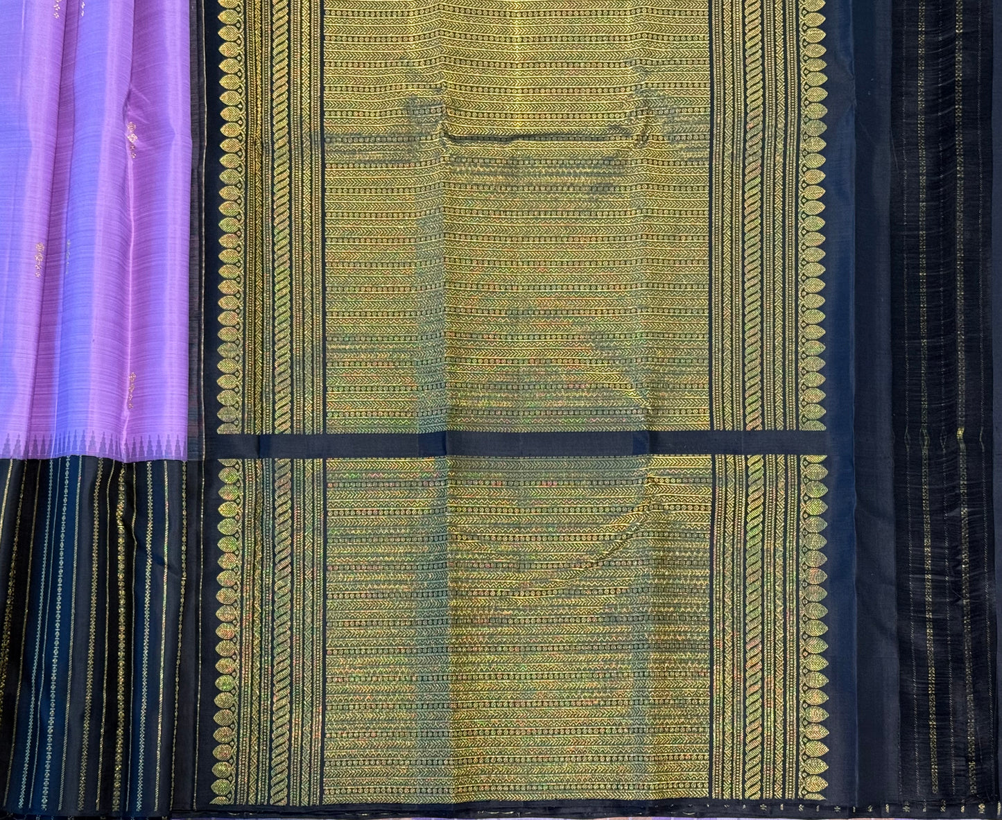 Lavender with Black Thazhampoo Korvai